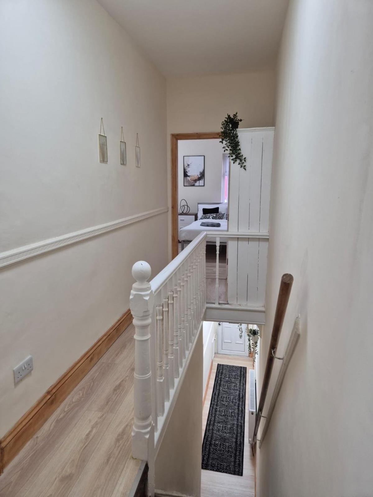Rooms In Manchester 6 Minutes Drive To Victoria Station מראה חיצוני תמונה