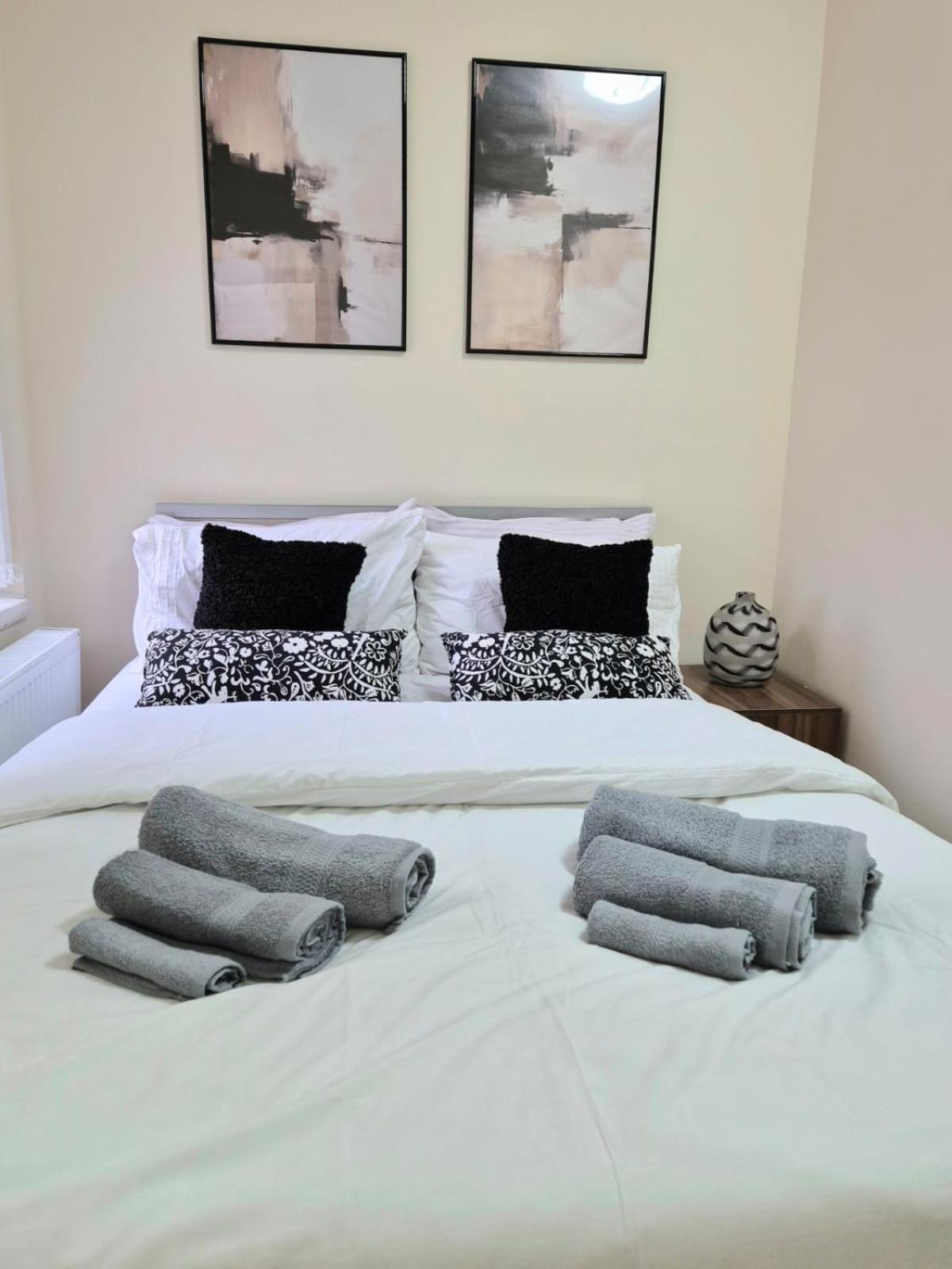 Rooms In Manchester 6 Minutes Drive To Victoria Station מראה חיצוני תמונה