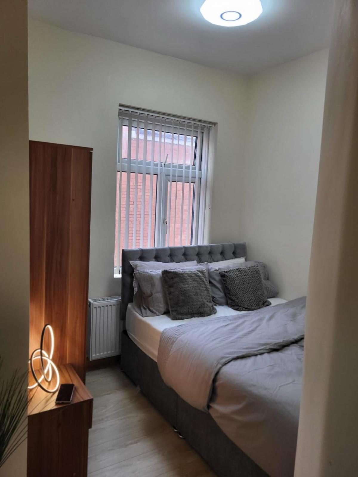 Rooms In Manchester 6 Minutes Drive To Victoria Station מראה חיצוני תמונה