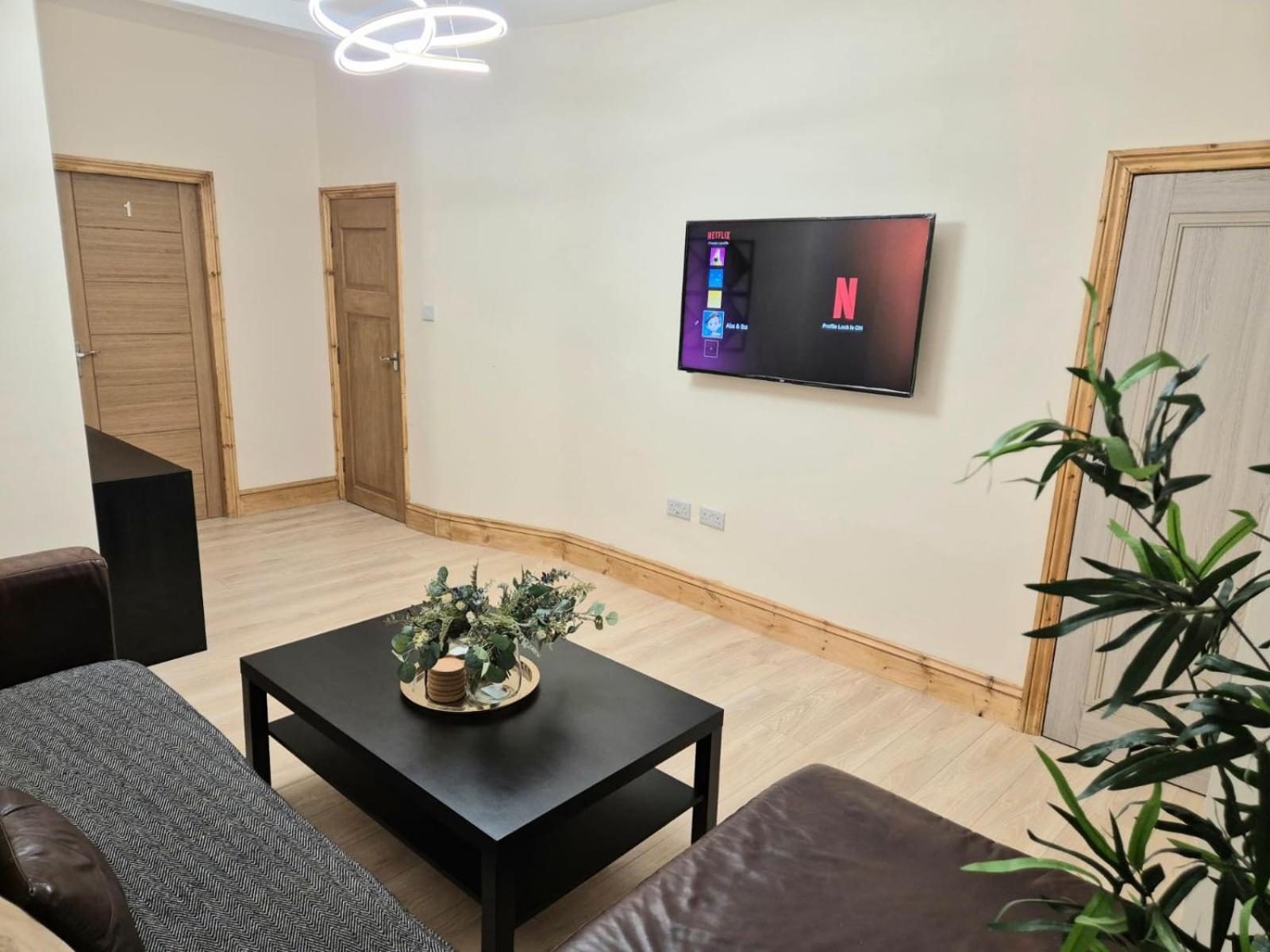 Rooms In Manchester 6 Minutes Drive To Victoria Station מראה חיצוני תמונה