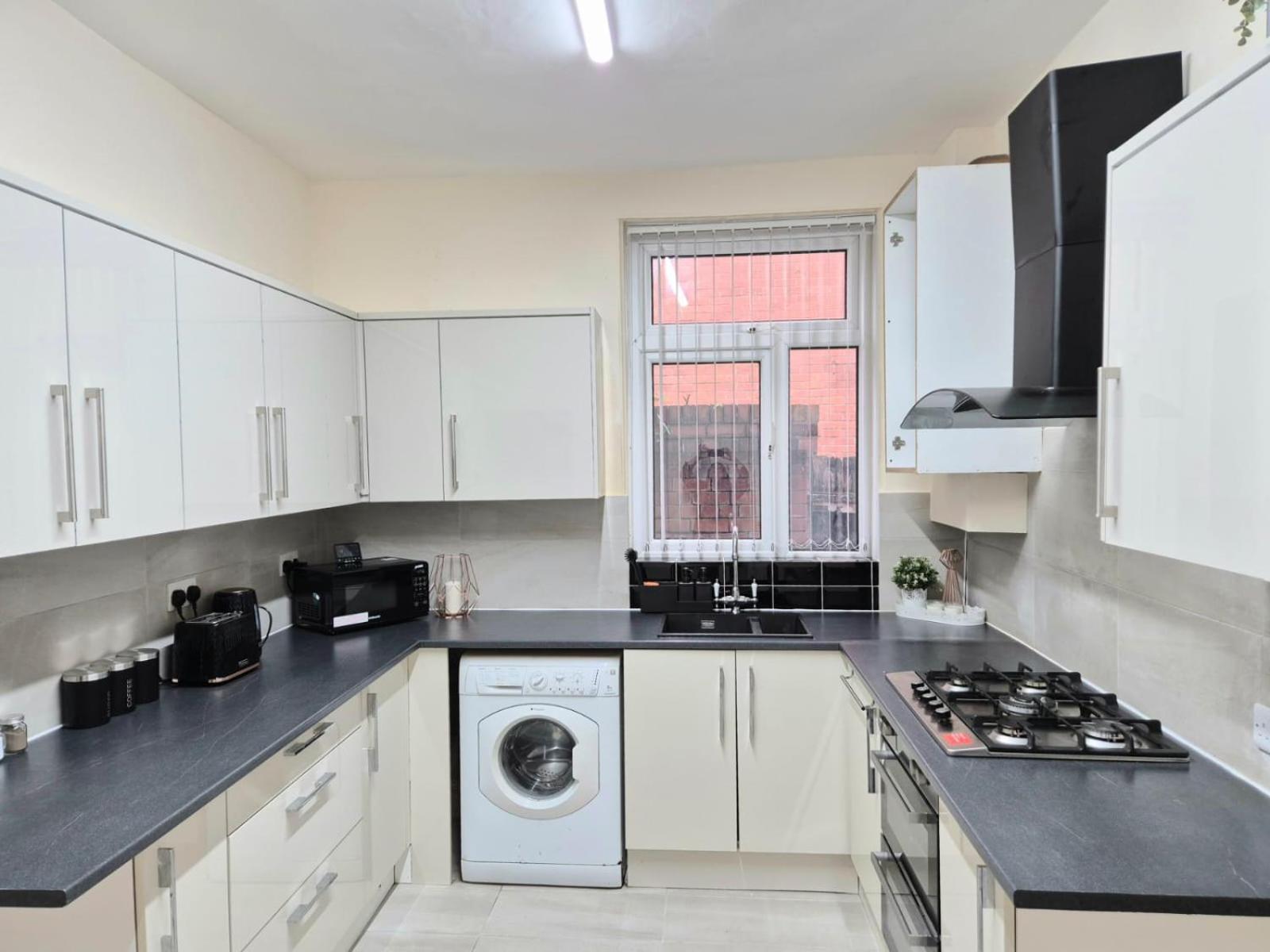 Rooms In Manchester 6 Minutes Drive To Victoria Station מראה חיצוני תמונה