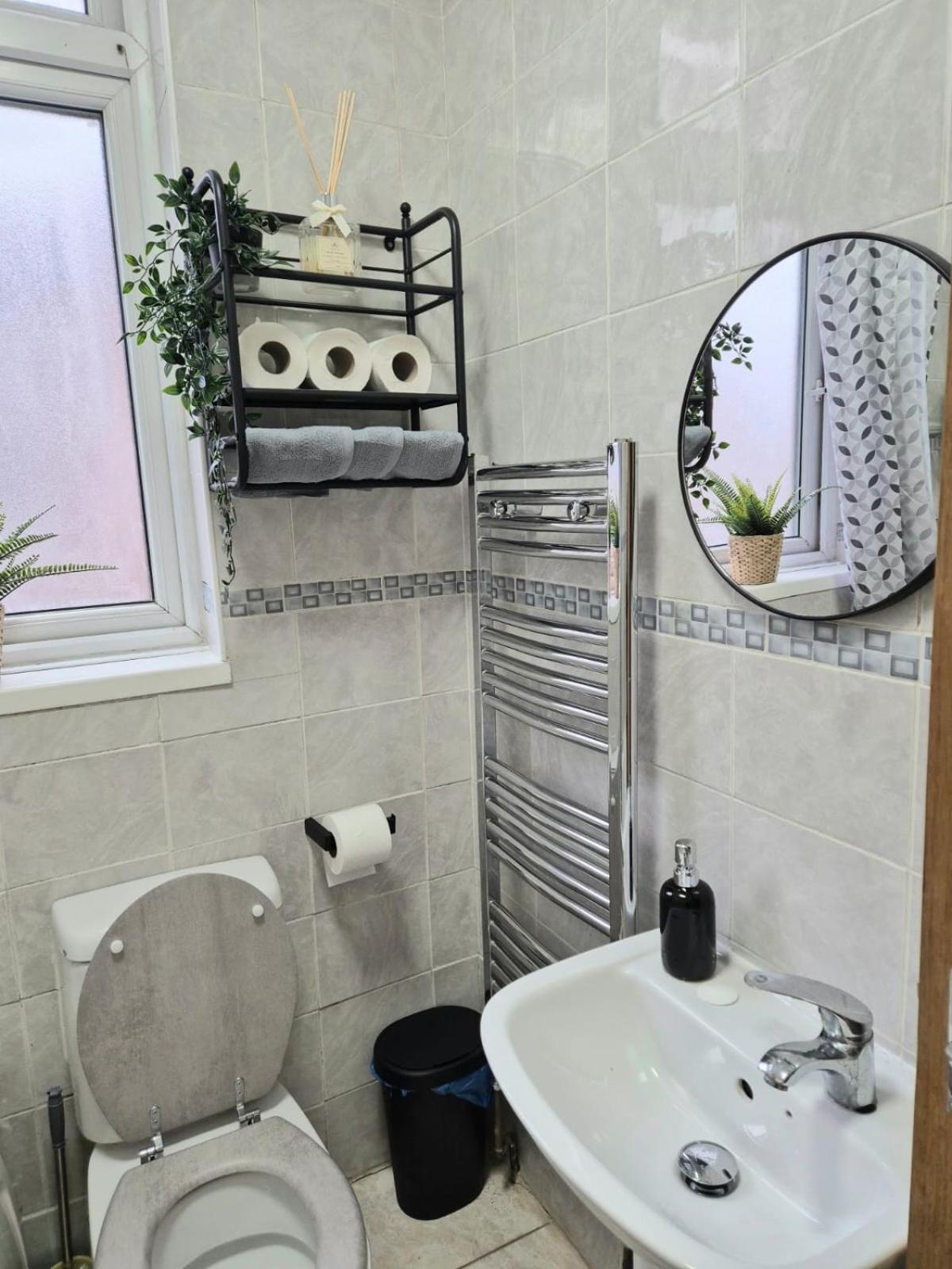 Rooms In Manchester 6 Minutes Drive To Victoria Station מראה חיצוני תמונה
