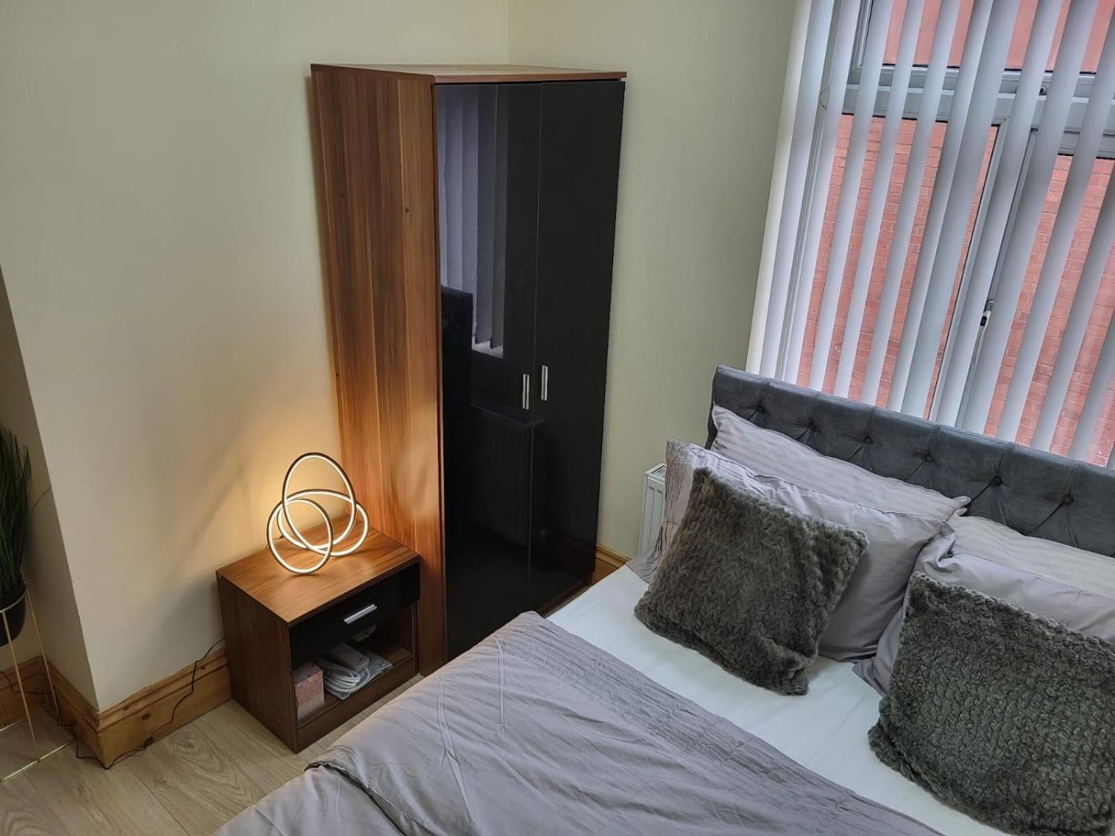 Rooms In Manchester 6 Minutes Drive To Victoria Station מראה חיצוני תמונה