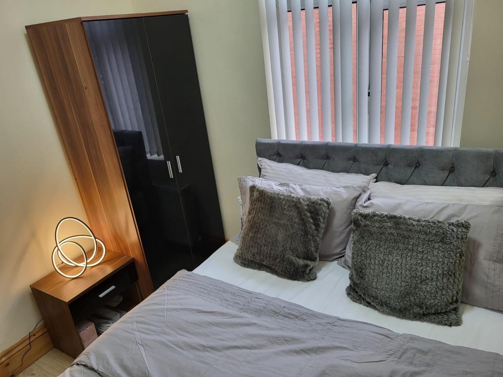 Rooms In Manchester 6 Minutes Drive To Victoria Station חדר תמונה