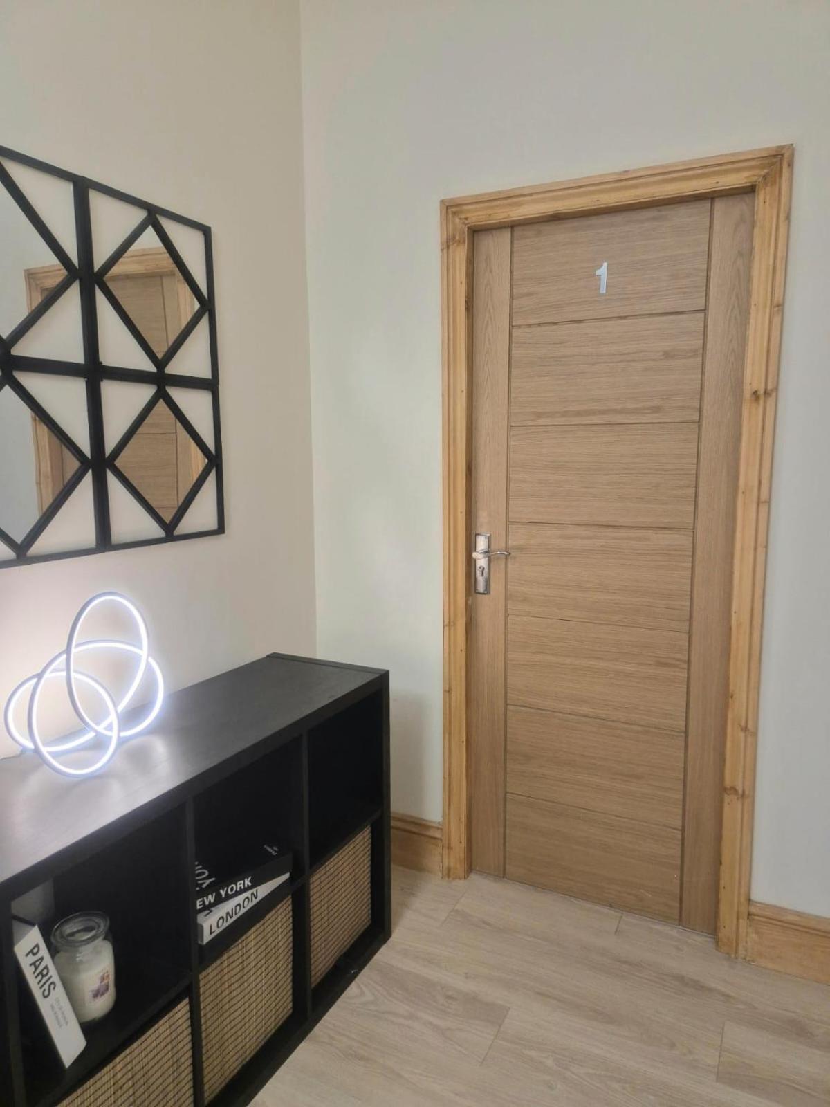 Rooms In Manchester 6 Minutes Drive To Victoria Station מראה חיצוני תמונה