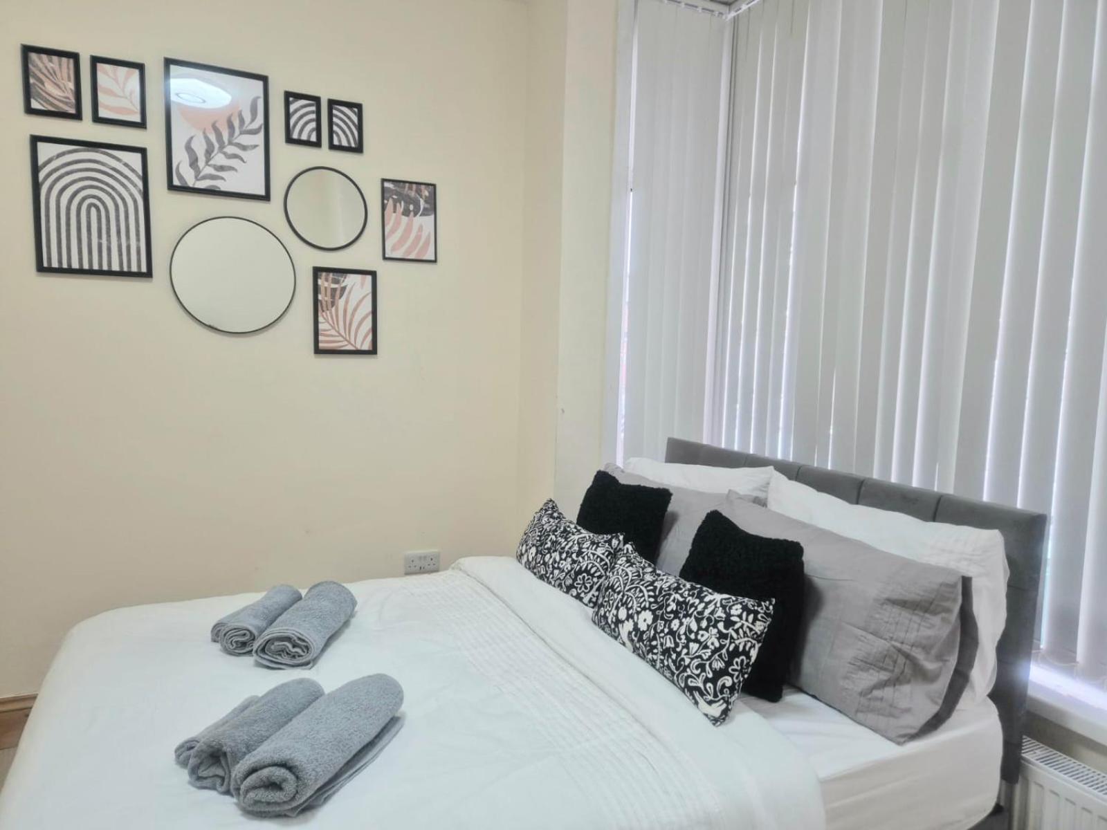 Rooms In Manchester 6 Minutes Drive To Victoria Station מראה חיצוני תמונה